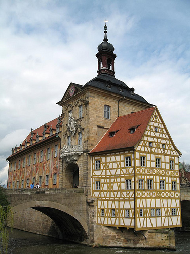 Das Bamberger Brückenrathaus / Foto von jluster / Lizenz CC-BY-SA